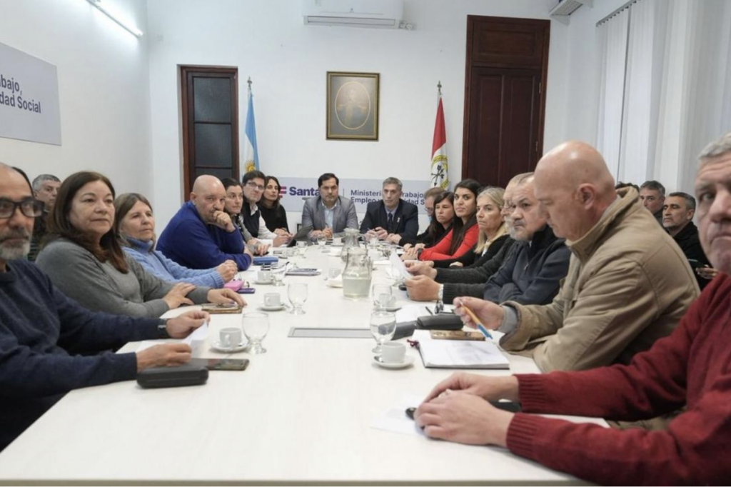 PARITARIA DOCENTE: PROVINCIA PRESENTÓ UNA PROPUESTA SEMESTRAL CON UN AUMENTO DEL 15 % INCLUYENDO FOPCID Y EL MÍNIMO GARANTIZADO